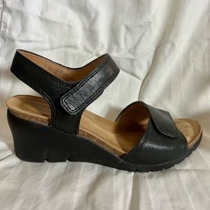 Comfortiva Black Leather Abria Wedge Strap Sandals